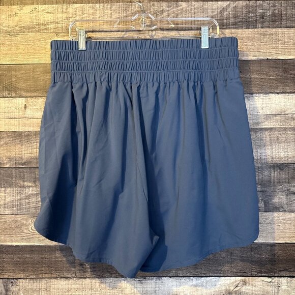 NWT Nike Womens Dri-Fit Loose Fit Plus Training Shorts 1X Athletic‎ Gym Workout - Picture 2 of 8